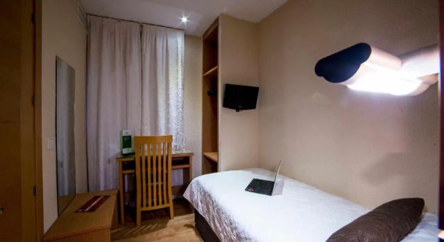 Одноместный номер Hotel Serrano