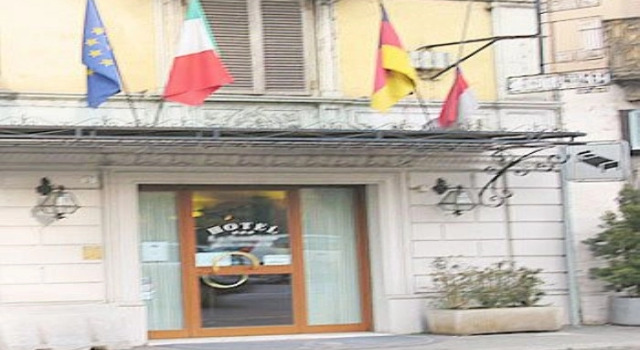 River Hotel