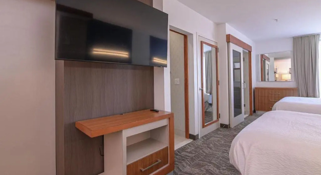 Четырёхместная студия SpringHill Suites by Marriott Grand Forks