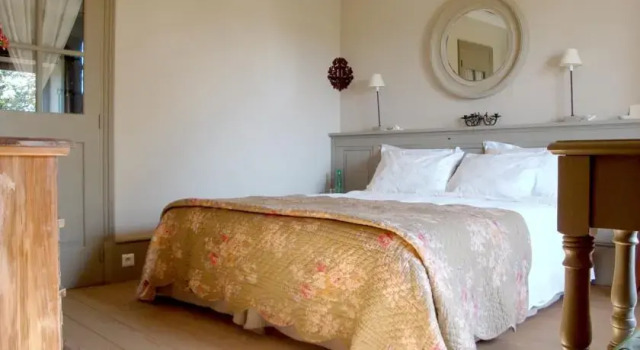 La Chambre d'Hugo, Rezerwuj Hotel Champagny-sous-Uxelles Cote du Maconnais-Beaujolais