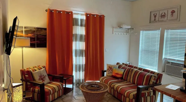 GIPH Sunset Suite Near the Pier, Забронировать Отель Отели Галвестон с парковкой, рядом с Betty Head Oleander Garden Park, Парковка