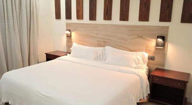 Четырёхместный номер Standard с балконом Hotel 153
