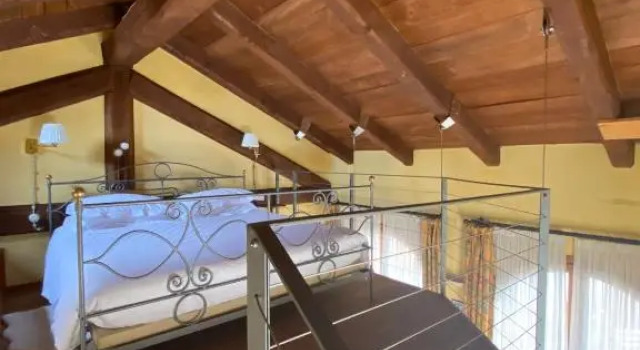 Люкс с балконом Foresteria Conti Roero