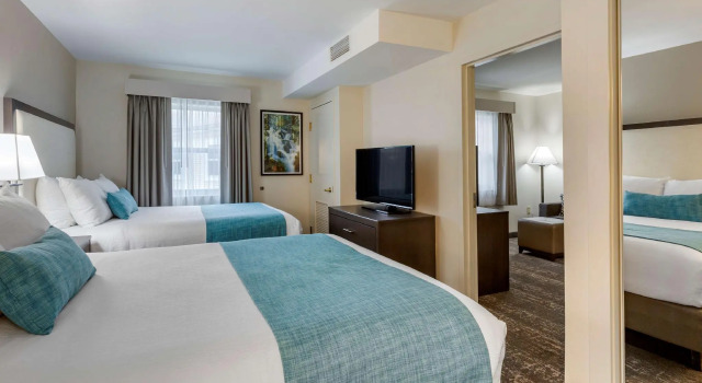 Четырёхместный люкс Hawthorn Suites by Wyndham Franklin