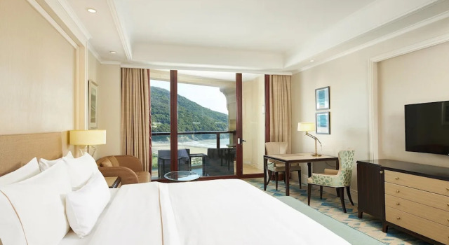 Двухместный номер Standard с балконом и с частичным видом на океан The Westin Zhujiajian Resort, Zhoushan