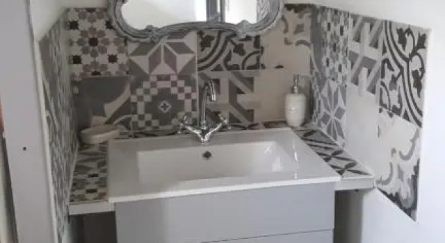 le Cabanon de LEA, Book Hotel Hoteller i Tavel med parkering, Parkering