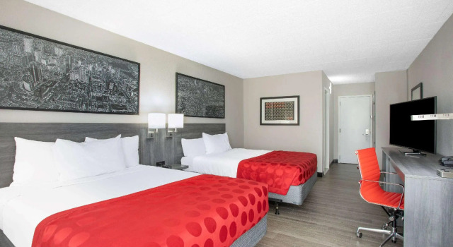 Четырёхместный номер Standard Ramada by Wyndham Hartford North - Bradley Airport