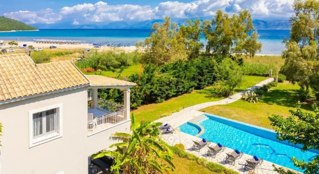 Ormos Beach House in Apraos, Забронировать Вилла  
