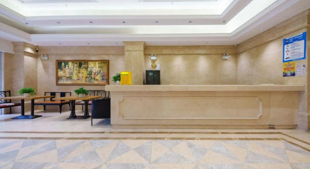 Gangtian Fashion Apartment (Shenzhen North Railway Station)