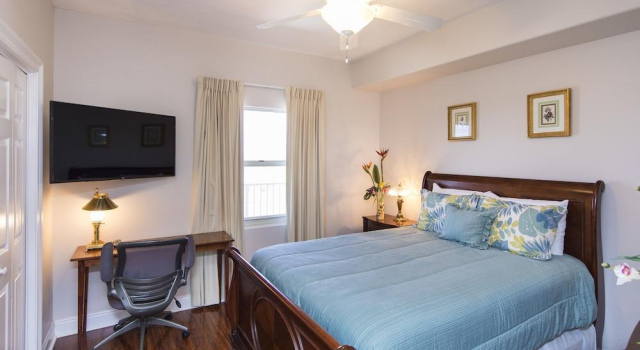 Treasure Island 1502, Book Hotel Hoteller i Lower Grand Lagoon med parkering, Parkering