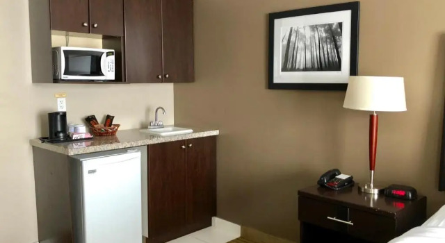 Standart oda Ramada Cold Lake