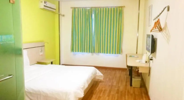Номер Standard 7Days Inn Zhuzhou Train Station Gongxiao Buildind Branch