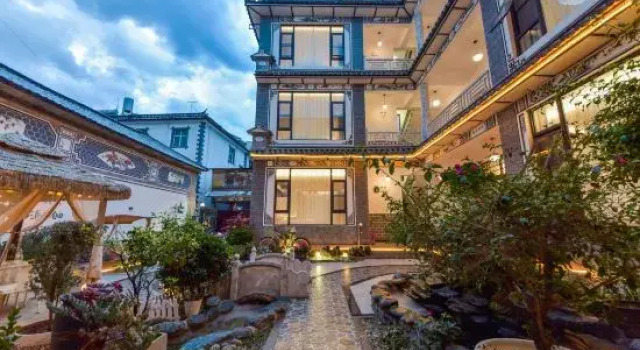 Chenxing Xiaoyuan Light Luxury Homestay (Dali Ancient City Branch), Prenota Hotel Hotel a Dali con parcheggio, Parcheggio