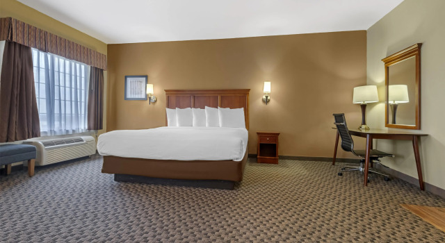 Двухместный люкс c 1 комнатой Best Western Plus Shamrock Inn & Suites