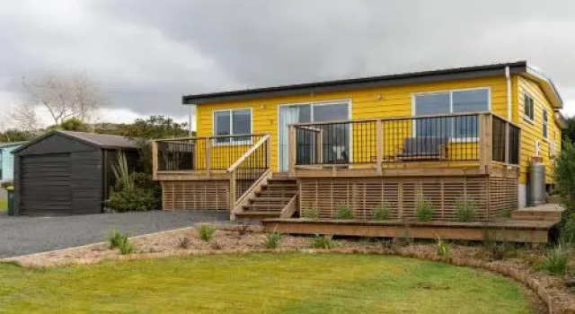 The Yellow House, Забронировать Отель Кака-Пойнт The Catlins, рядом с Пляж Kaka Point