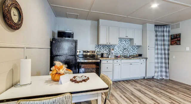 Peaceful East Texas Retreat! Mineola Bungalow, Boek Hotel Hotels in Mineola met parkeren, Parkeren