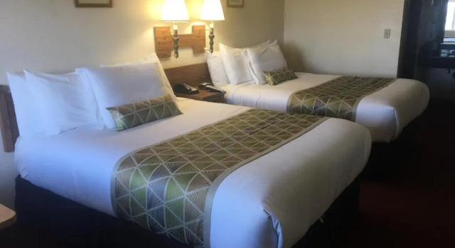 Четырёхместный номер Standard Westward Inn