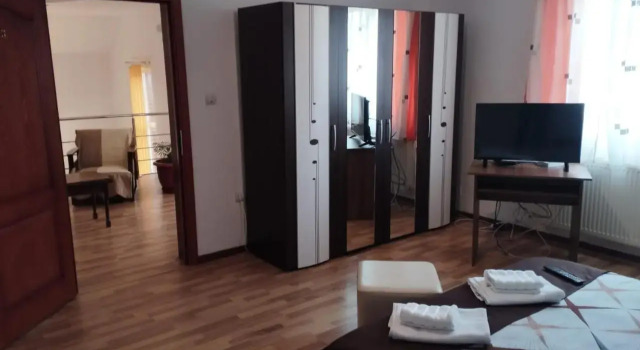 Casa Alex, Rezerwuj Hotel Hotele w Carpathians - Romania z parkingiem, Parking