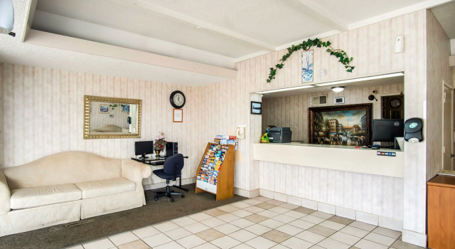 Budget Host Hutchinson, Rezerwuj Hotel Hotele w Hutchinson z basenem, Basen