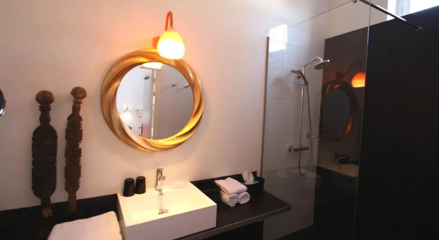 Номер Deluxe Galerie Hotel Dis