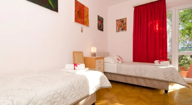 Апартаменты с 2 комнатами с балконом Apartment Red Orange