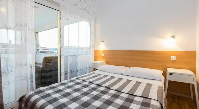 Апартаменты с 2 комнатами с видом на море Apartments Dada