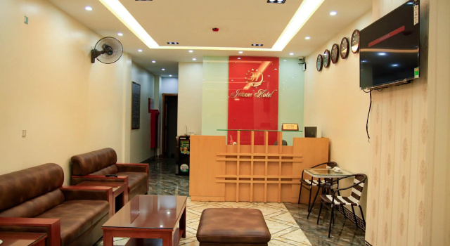 Jeanne Hotel