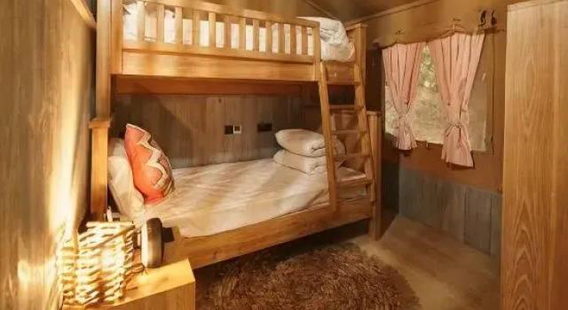 Тент с 3 комнатами Guangzhou Valley Xiyue Zhuang Boutique Homestay