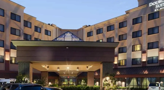 Номер Deluxe DoubleTree Suites by Hilton Bentonville