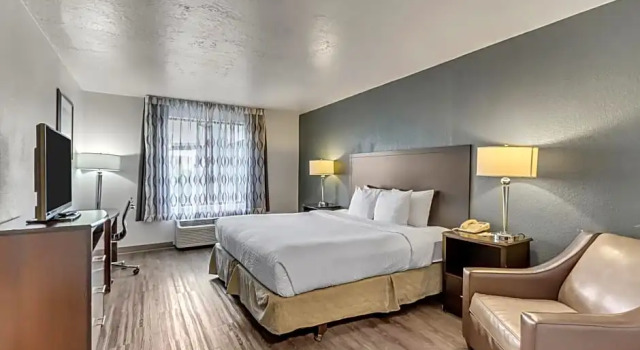 Suite Suburban Studios Columbia - Harbison