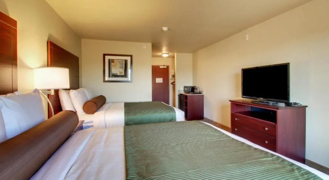 Четырёхместный номер Standard Red Roof Inn Charlestown