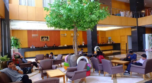Diamond Plaza Hotel