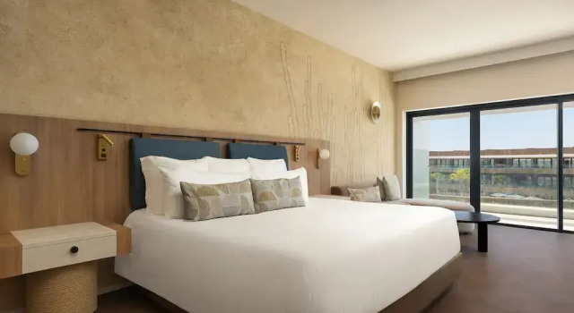 Двухместный полулюкс с видом на сад Secrets Baby Beach Aruba Adults Only