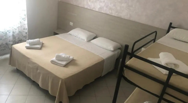 Четырёхместный номер Standard Hotel Marzia con Piscina
