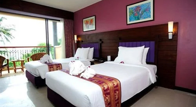 White Peach Hotel, Забронировать Отель Карон Бич остров Пхукет
