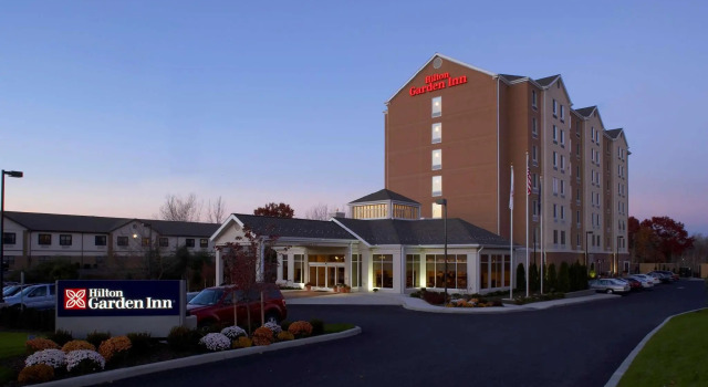 Четырёхместный номер Standard Hilton Garden Inn Albany-SUNY Area