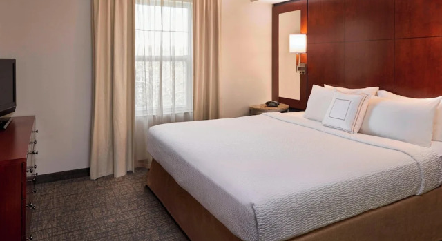 Люкс c 1 комнатой с частичным видом Residence Inn by Marriott Gravenhurst Muskoka Wharf