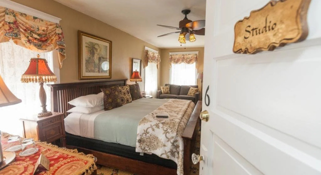 Inn on Charlotte Boutique Hotel, Забронировать Отель Отели Сент-Огастин с завтраком, рядом с Cathedral Basilica of St. Augustine, Завтраки