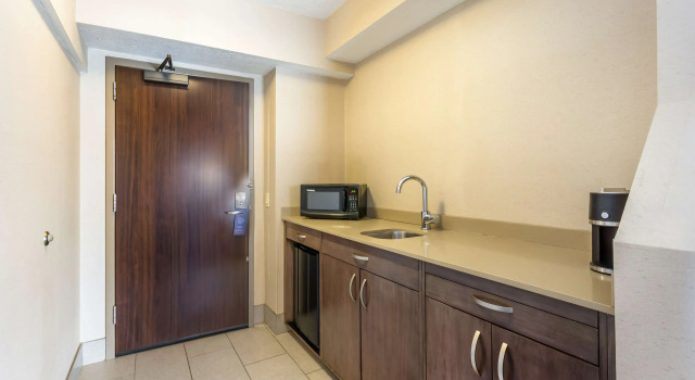 Двухместный люкс Best Western Plus Cotton Tree Inn