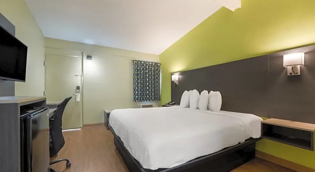 Двухместный номер Standard с видом на бассейн SureStay Hotel by Best Western Columbus Downtown