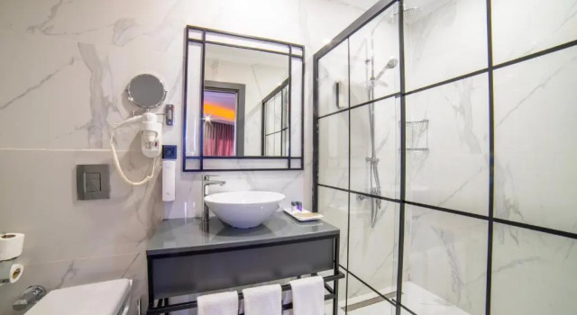 Люкс с видом на море Golda Hotel
