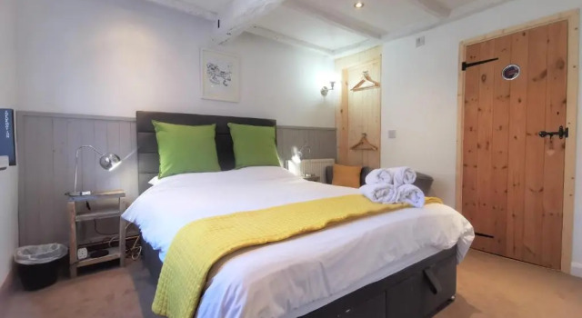 AnchorageWells King Room-Only or the Entire Cottage for 8 with 4 King Ensuite Rooms, Забронировать Отель Отели Англии 3 звезды, 3*