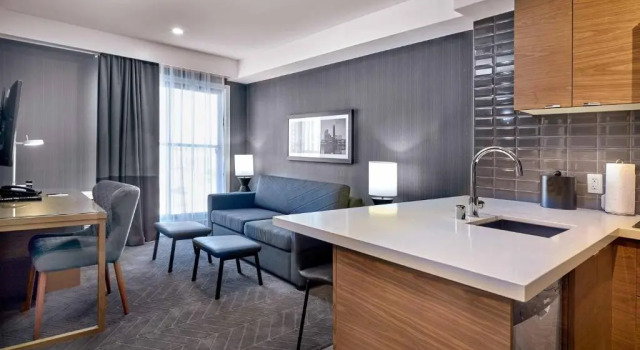 Люкс Sandman Signature Plano-Frisco Hotel