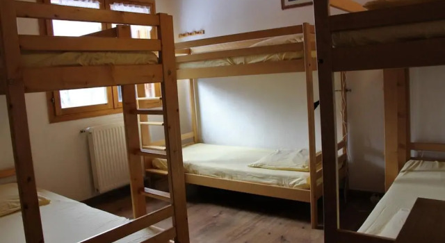Кровать в общем номере Gite - Auberge Le Chamois