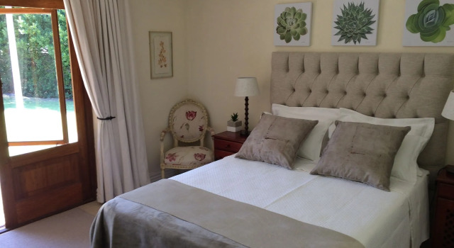 Camelot in Constantia, Забронировать Вилла Отели Константия 3 звезды, рядом с Constantia Village, 3*