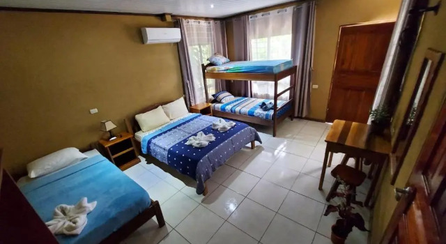 Cabinas Villa Drake, Rezervovat Vila Hotely v Puntarenas s parkováním, Parkování