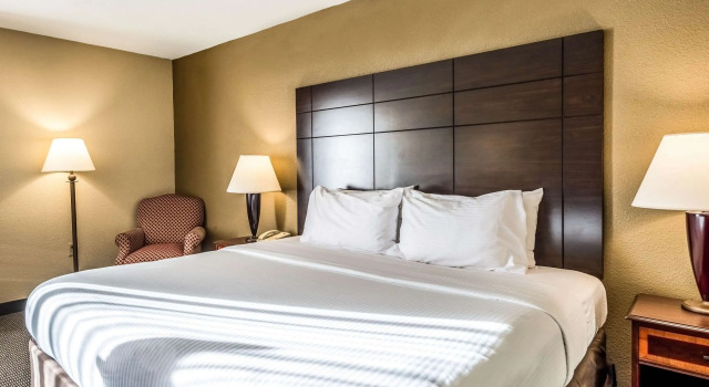 Clarion Hotel - Cincinnati North, 预订 酒店 沙伦维尔 俄亥俄州