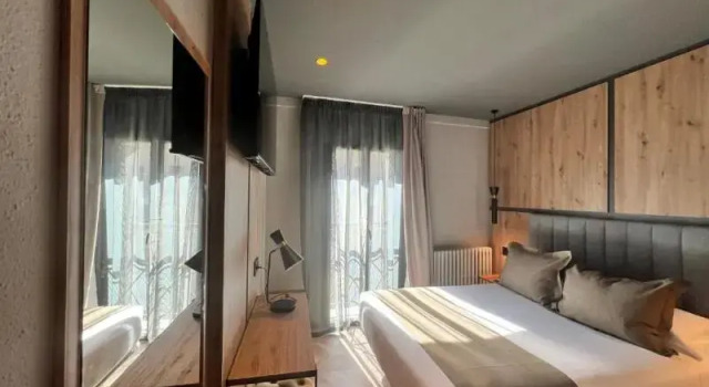 Одноместный номер Standard с балконом Yomo Petit Paris