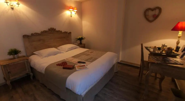 Номер Superior Brit Hotel Bristol Montbéliard Centre