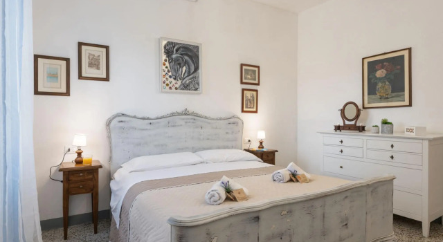 Country house with swimming pool and spectacular view and pool open till Oct 31st-Tenuta La Macinaia